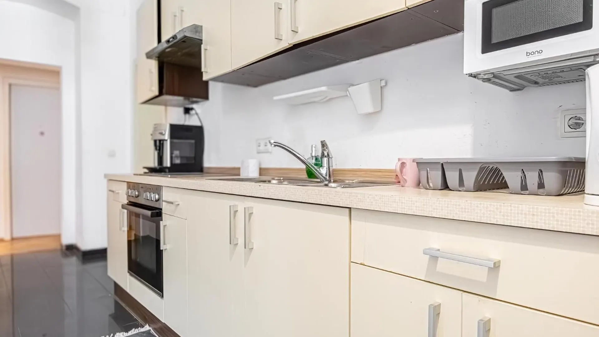 Apartamento Near Danube & Millenium Tower - Massive Shared 4Br Apt Viena