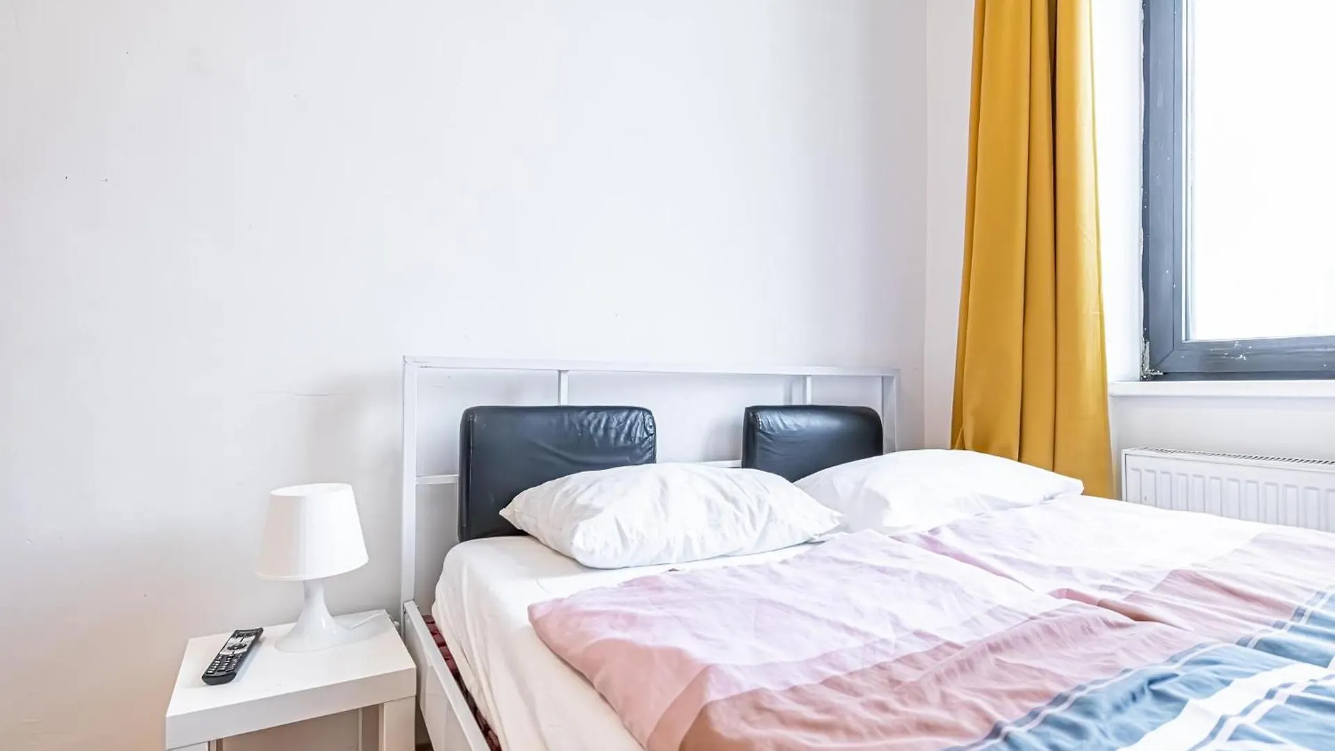 Apartamento Near Danube & Millenium Tower - Massive Shared 4Br Apt Viena