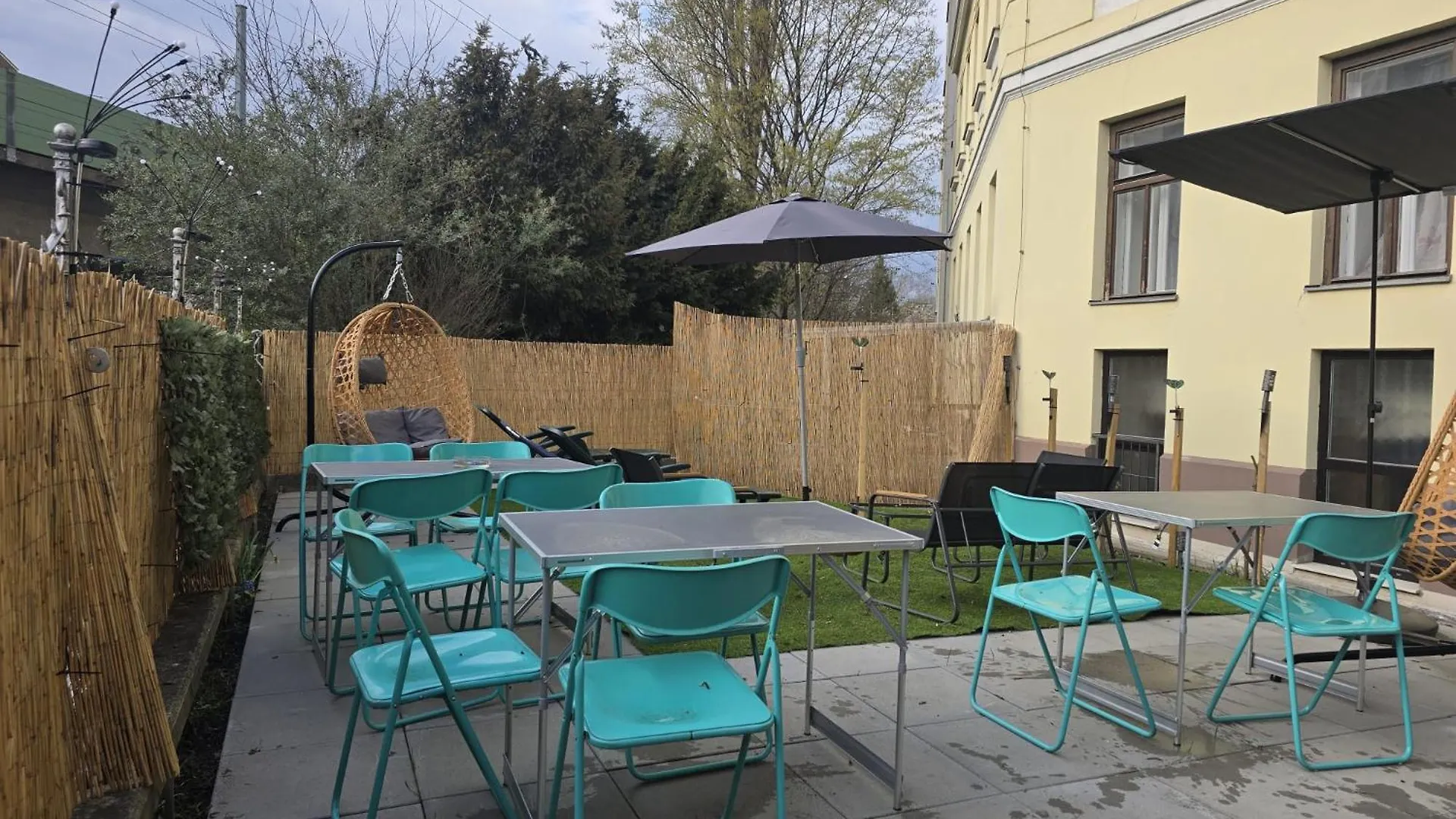 Near Danube & Millenium Tower - Massive Shared 4Br Apt Vídeň Apartmán